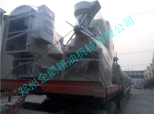 企鵝榨油機廠家10月20日發(fā)貨現(xiàn)場(圖2)