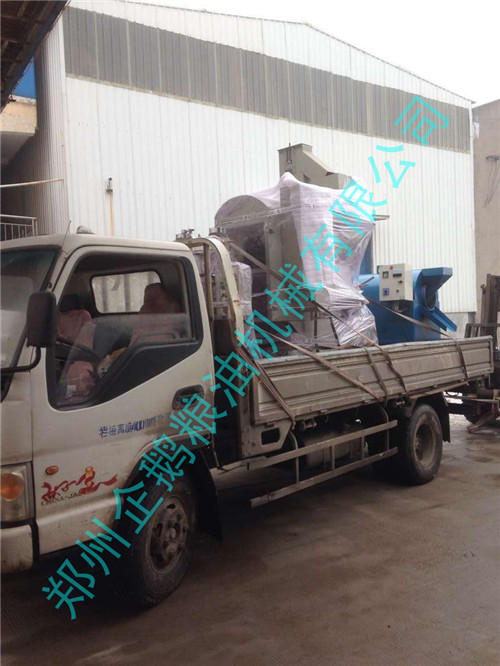 安徽蒙城客戶預定榨油機設備今發(fā)貨(圖3)