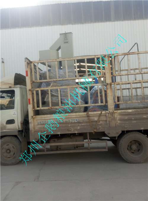 安徽蒙城客戶預定的100型螺旋榨油機設備今天發(fā)貨(圖3)