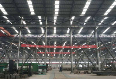 企鵝榨油設(shè)備廠房一角(圖2) 企鵝榨油設(shè)備廠房一角(圖2)